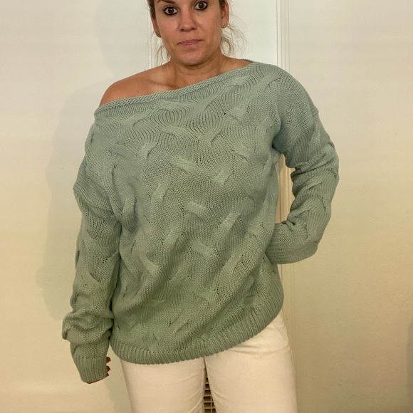 MACARON Sweaters - NWOT Green Oversized Sweater
